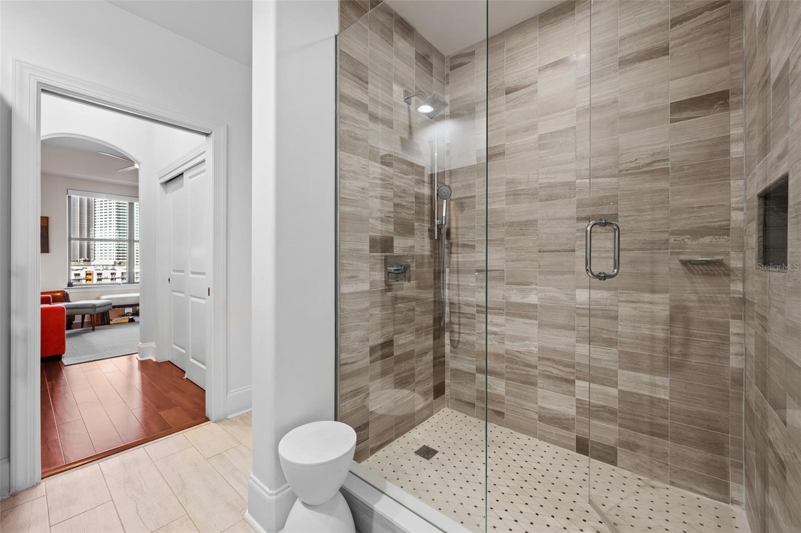 Image 16 of 20 For 275 Bayshore Boulevard 1003