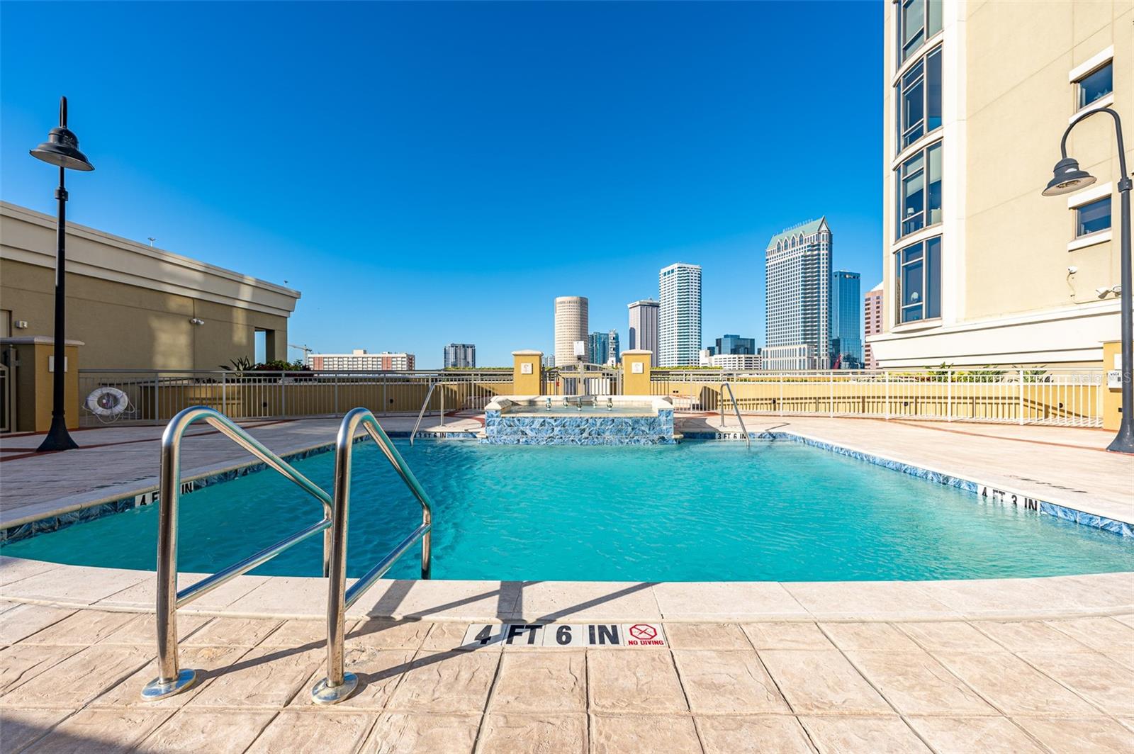 Image 17 of 20 For 275 Bayshore Boulevard 1003
