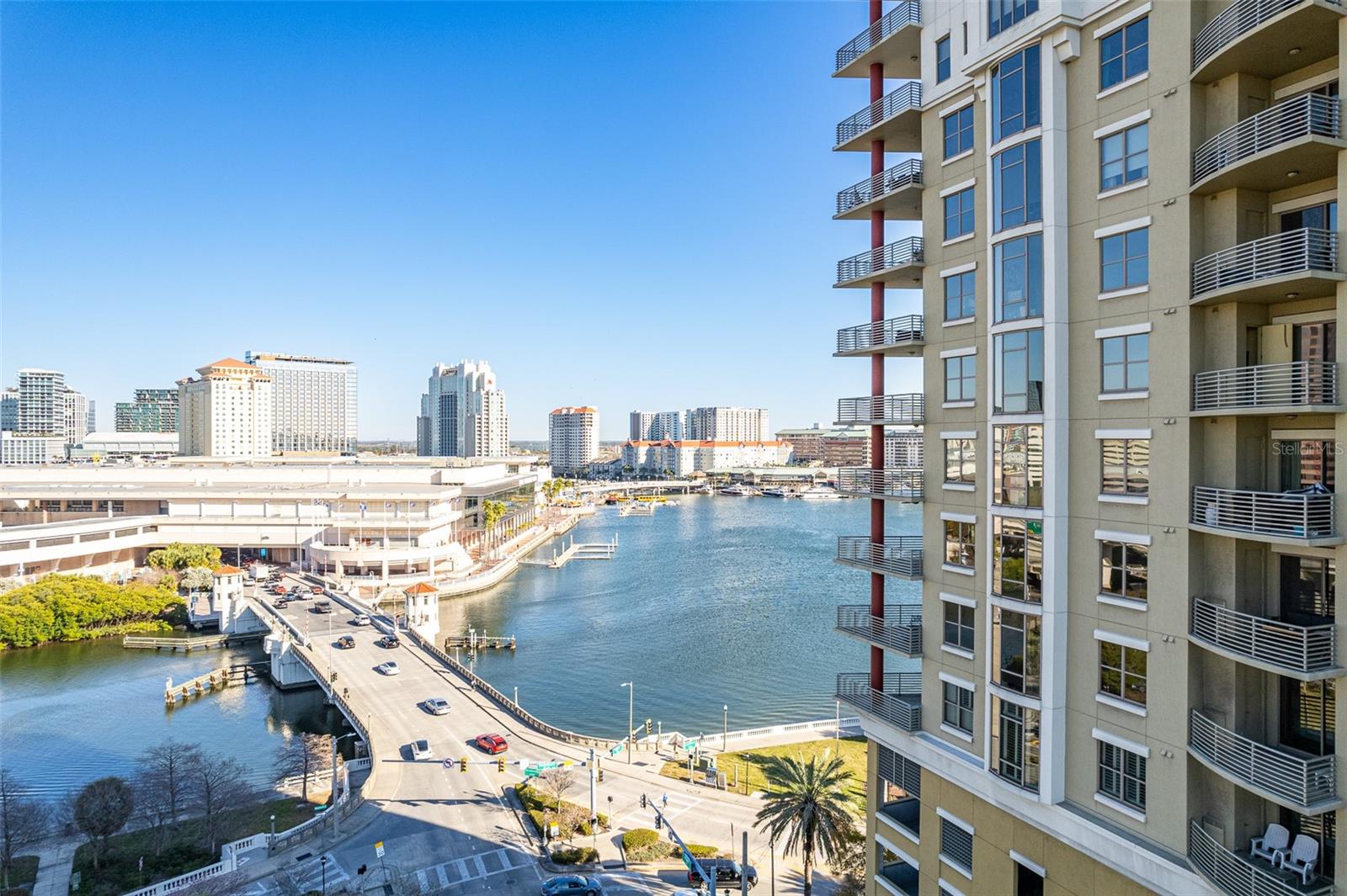 Image 2 of 20 For 275 Bayshore Boulevard 1003