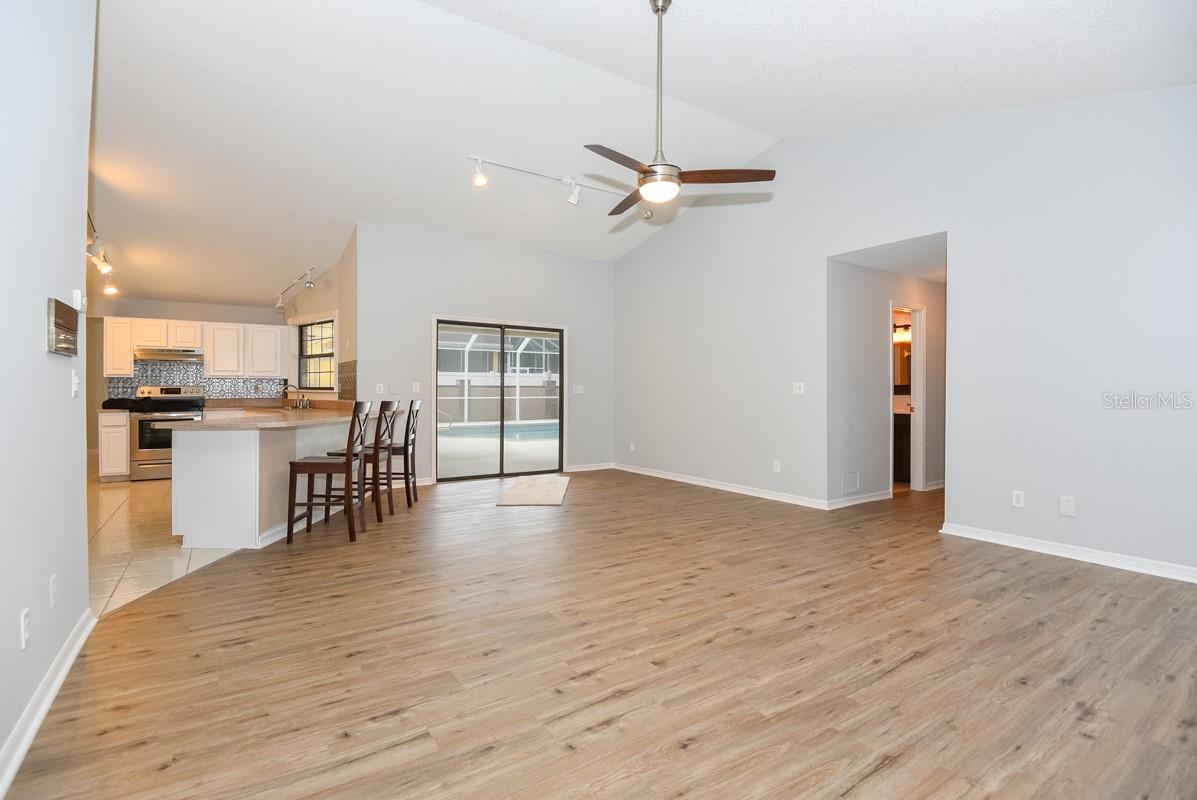 Image 14 of 47 For 24 Lake Vista Way