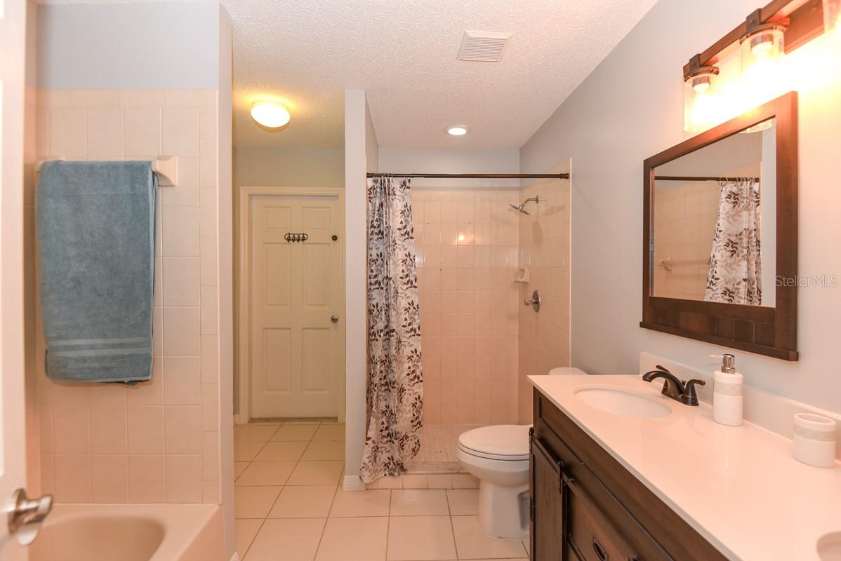 Image 20 of 47 For 24 Lake Vista Way