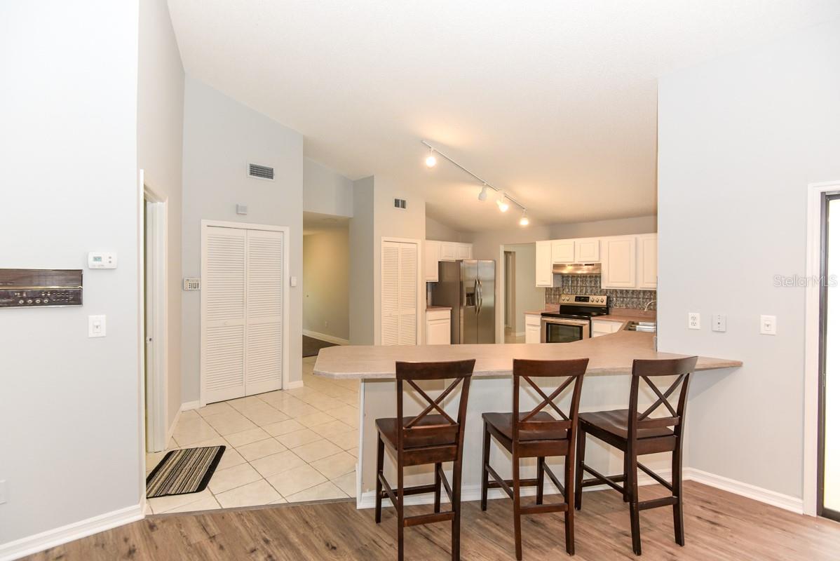Image 5 of 47 For 24 Lake Vista Way
