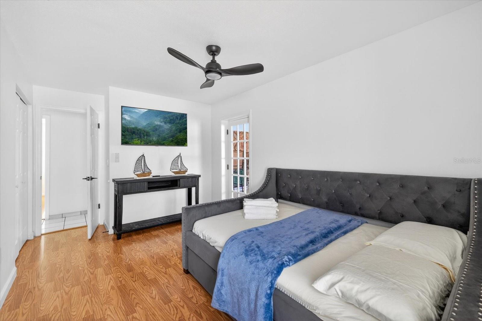 Image 31 of 46 For 8902 Hamner Avenue