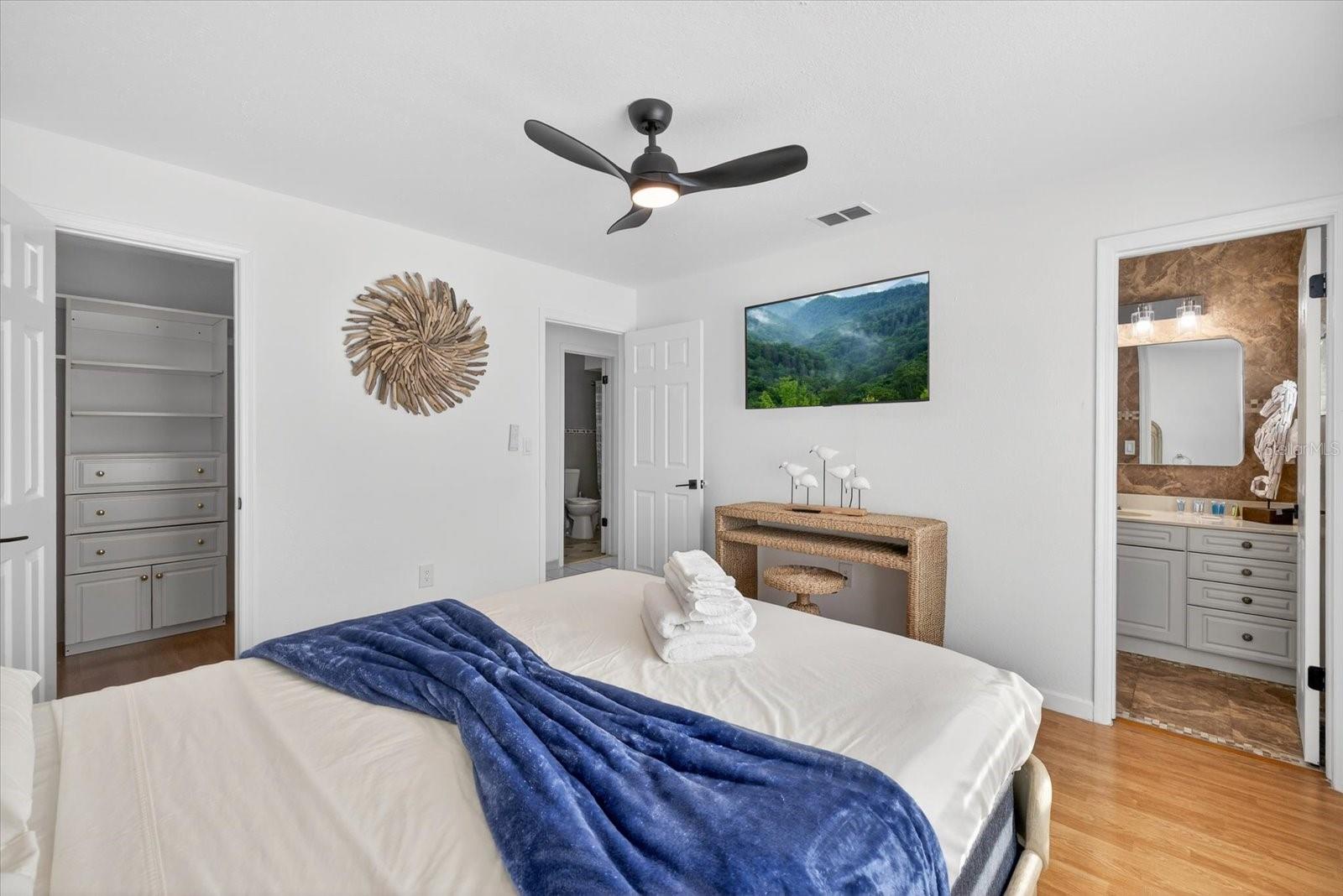 Image 34 of 46 For 8902 Hamner Avenue