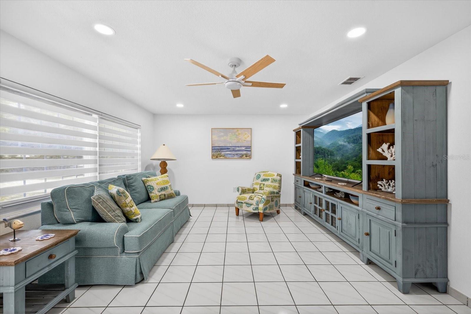 Image 6 of 46 For 8902 Hamner Avenue