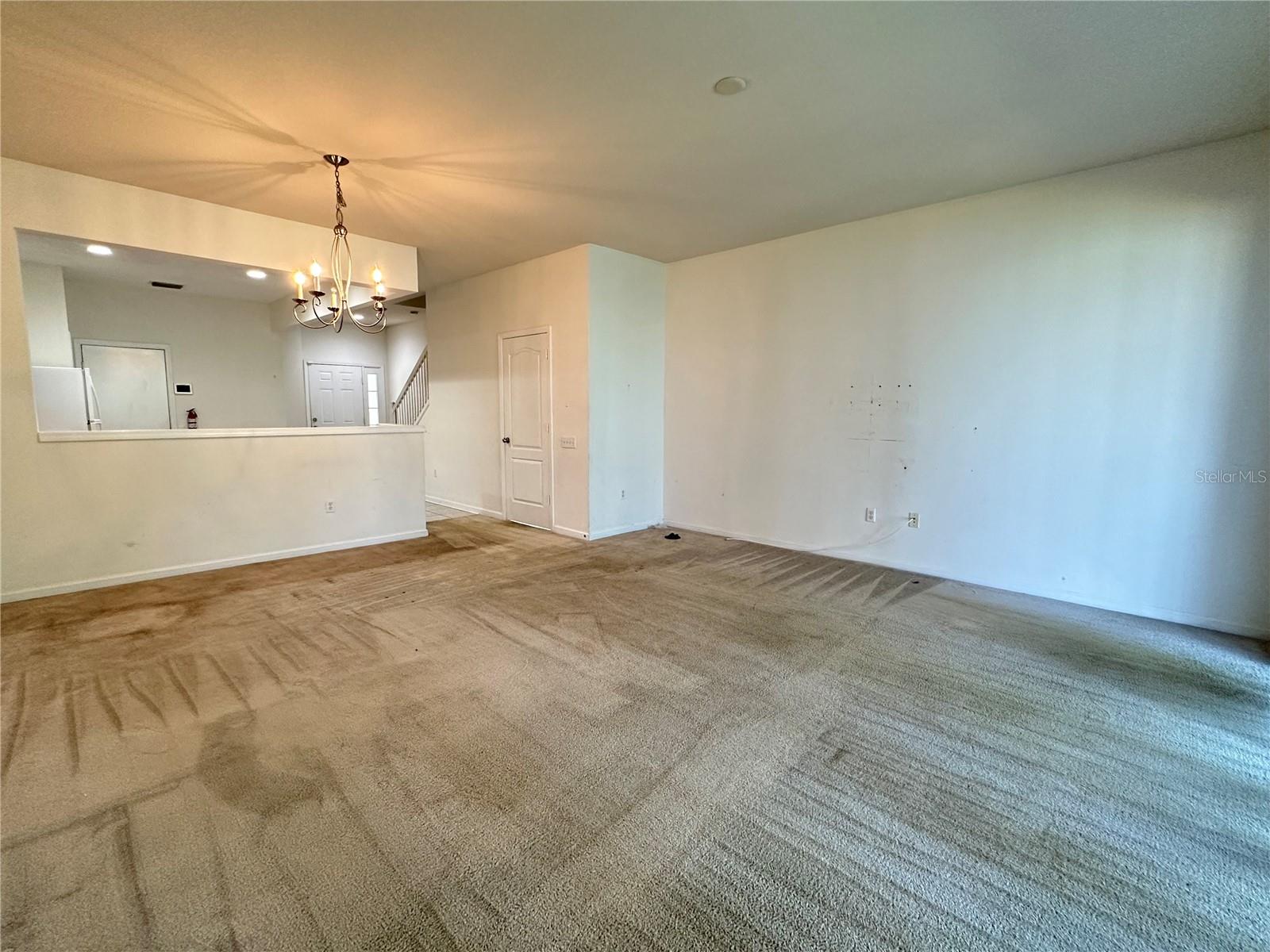 Listing photo id 8 for 4871 Pond Ridge Drive