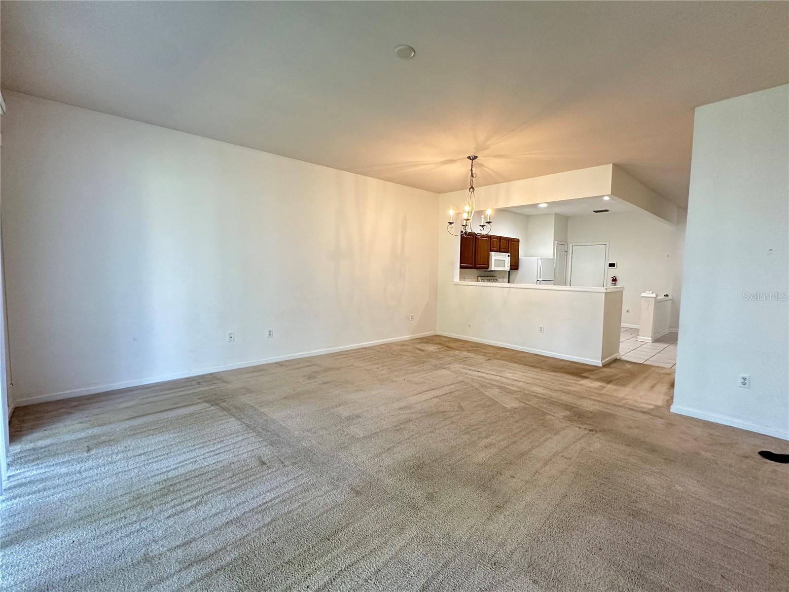Listing photo id 9 for 4871 Pond Ridge Drive