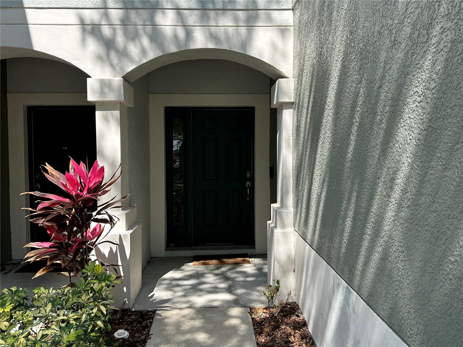 Listing photo id 0 for 4871 Pond Ridge Drive