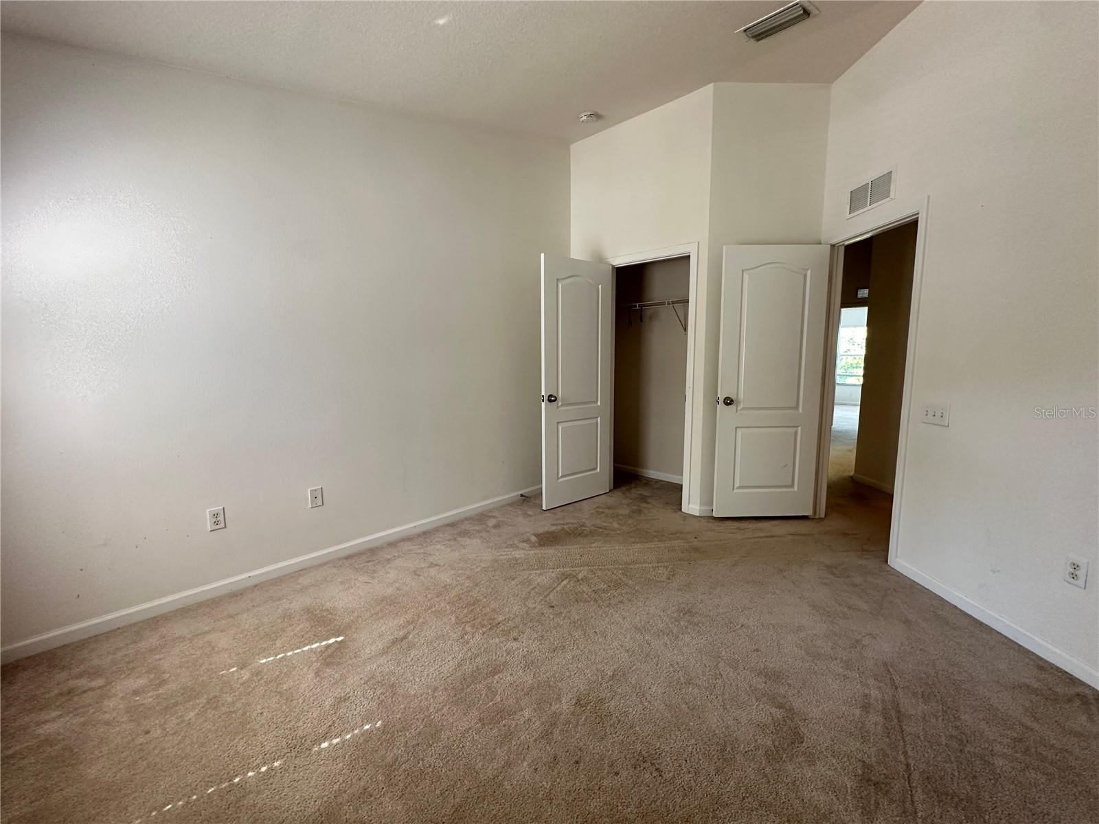 Listing photo id 19 for 4871 Pond Ridge Drive