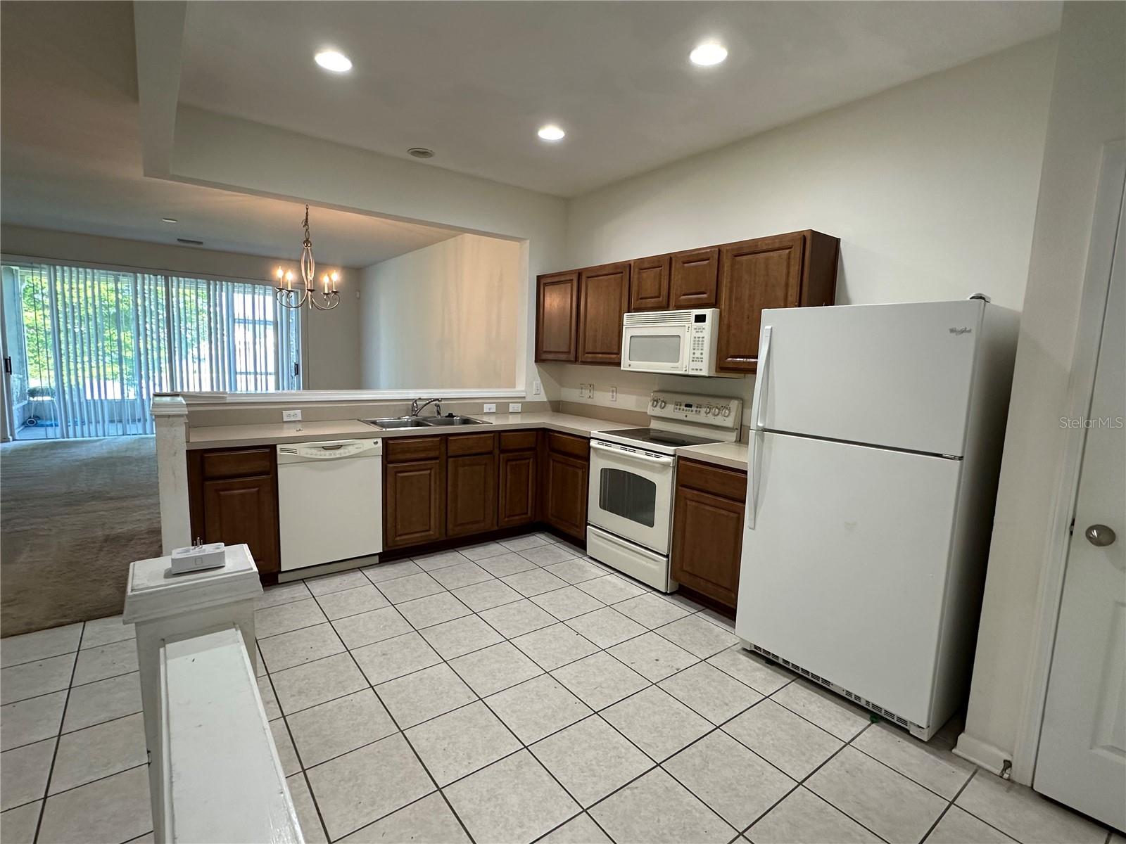 Listing photo id 2 for 4871 Pond Ridge Drive