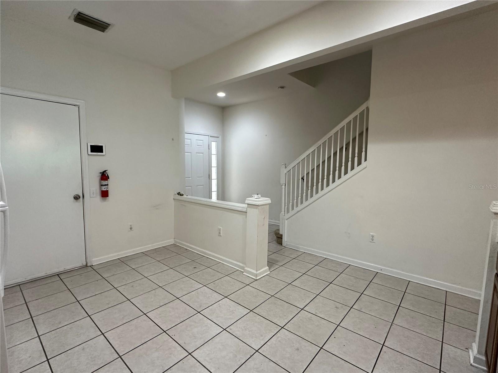 Listing photo id 4 for 4871 Pond Ridge Drive