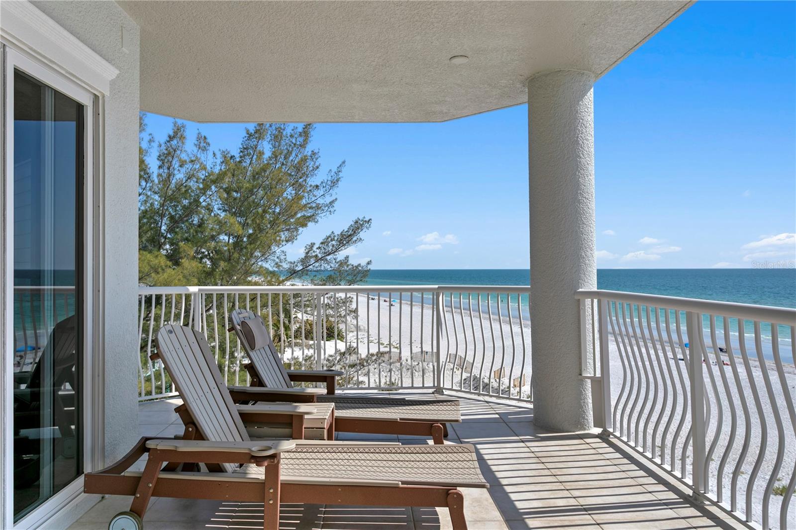 Image 12 of 90 For 19730 Gulf Boulevard 3