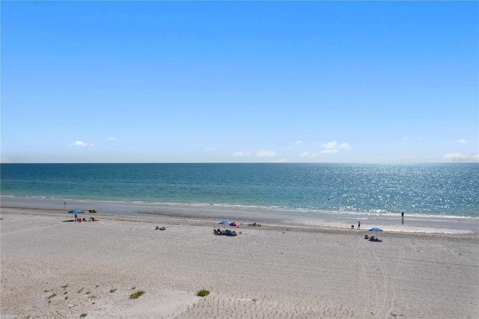 Image 15 of 90 For 19730 Gulf Boulevard 3