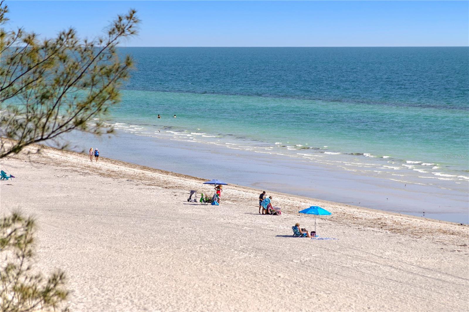 Image 17 of 90 For 19730 Gulf Boulevard 3