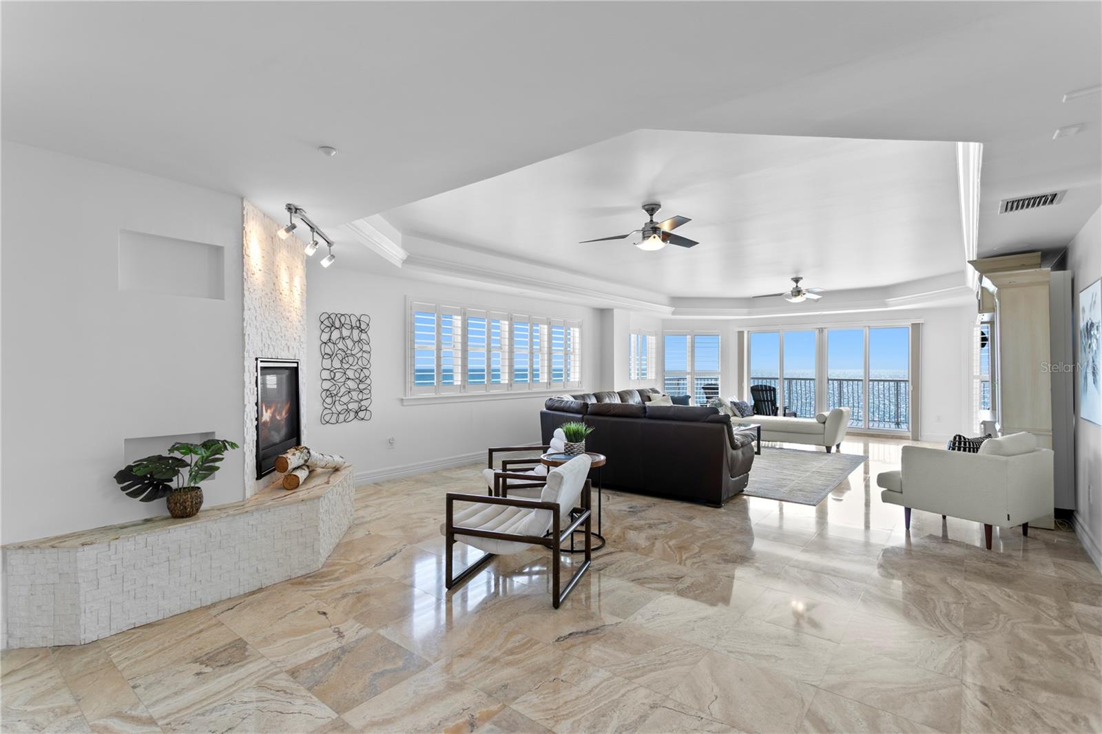 Image 5 of 90 For 19730 Gulf Boulevard 3