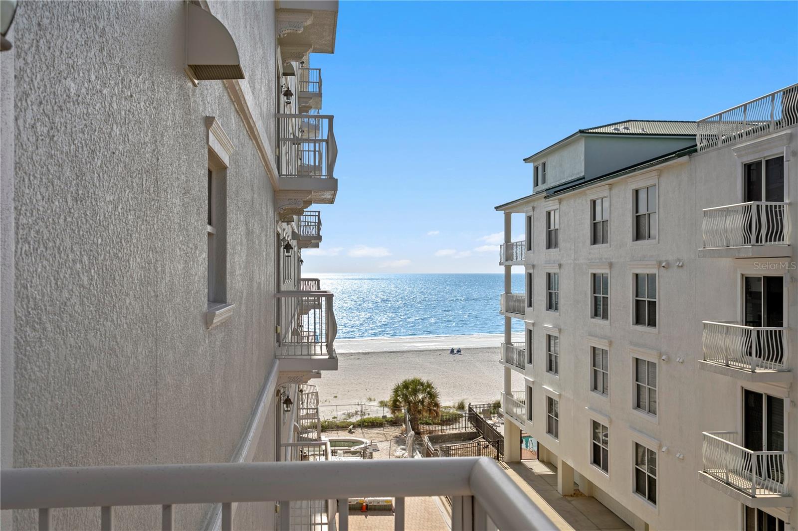 Image 58 of 90 For 19730 Gulf Boulevard 3