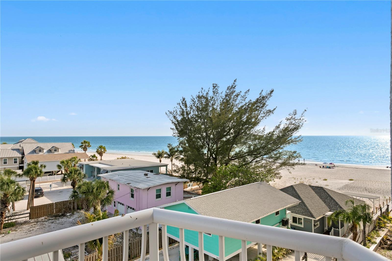 Image 69 of 90 For 19730 Gulf Boulevard 3