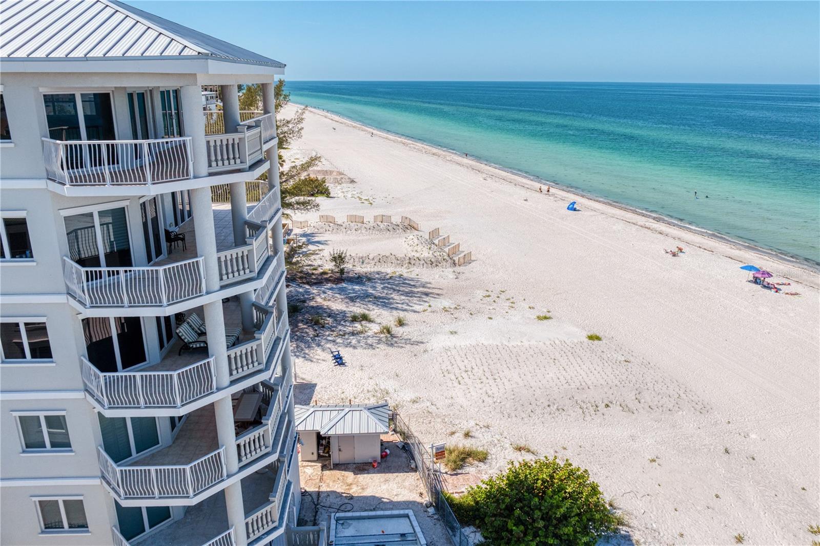 Image 77 of 90 For 19730 Gulf Boulevard 3