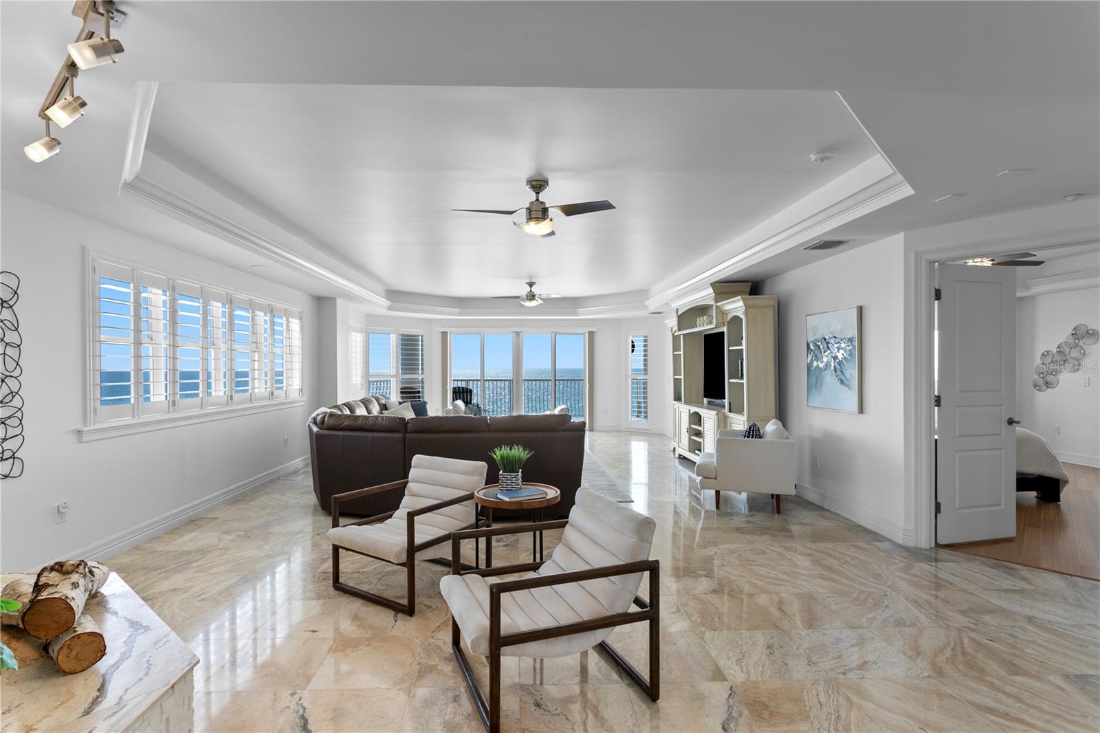 Image 8 of 90 For 19730 Gulf Boulevard 3