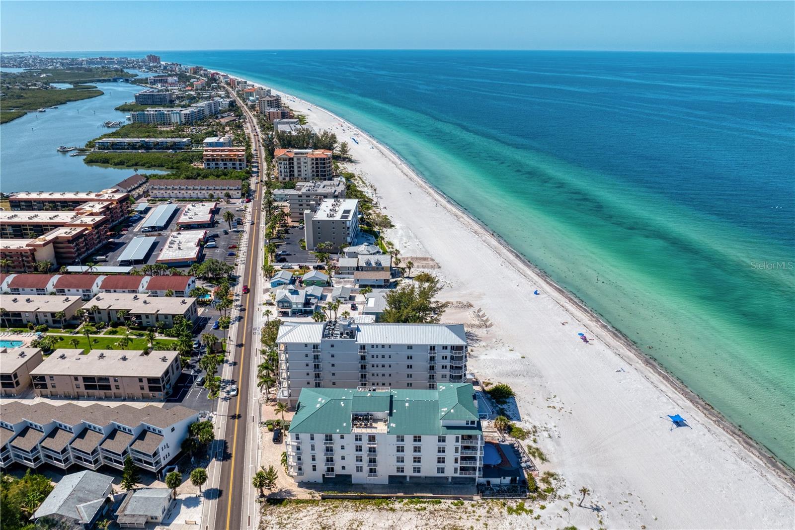 Image 81 of 90 For 19730 Gulf Boulevard 3