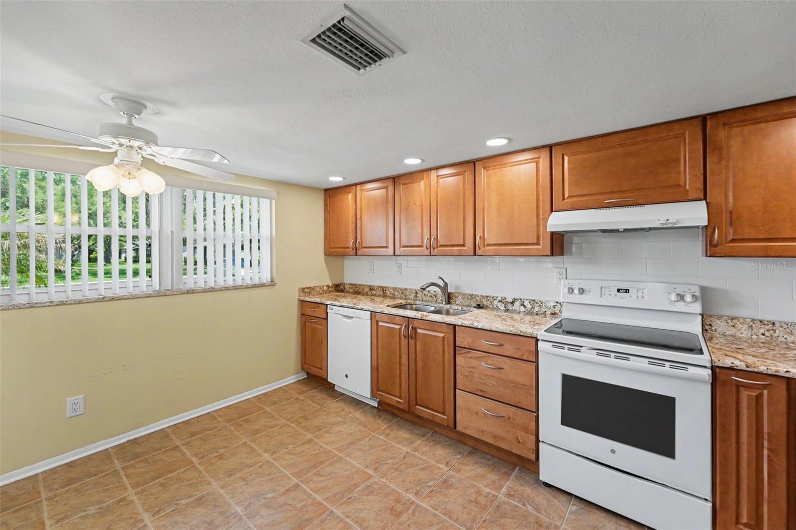 Listing photo id 9 for 230 Balsam Drive