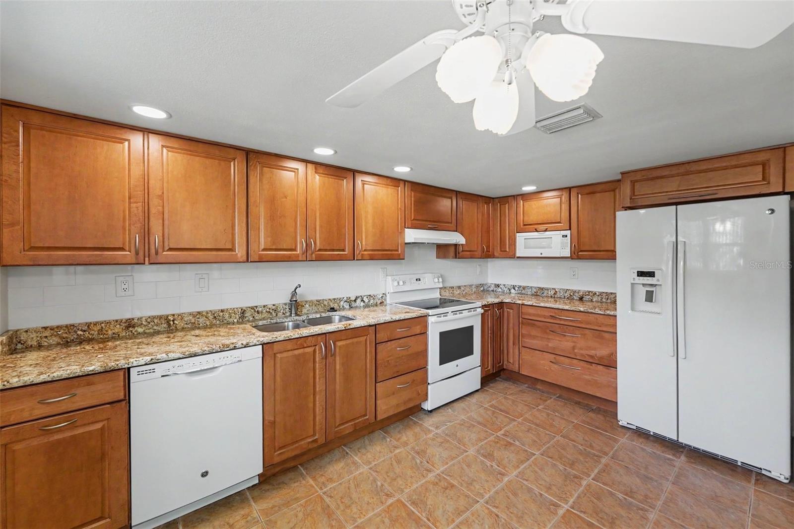Listing photo id 10 for 230 Balsam Drive