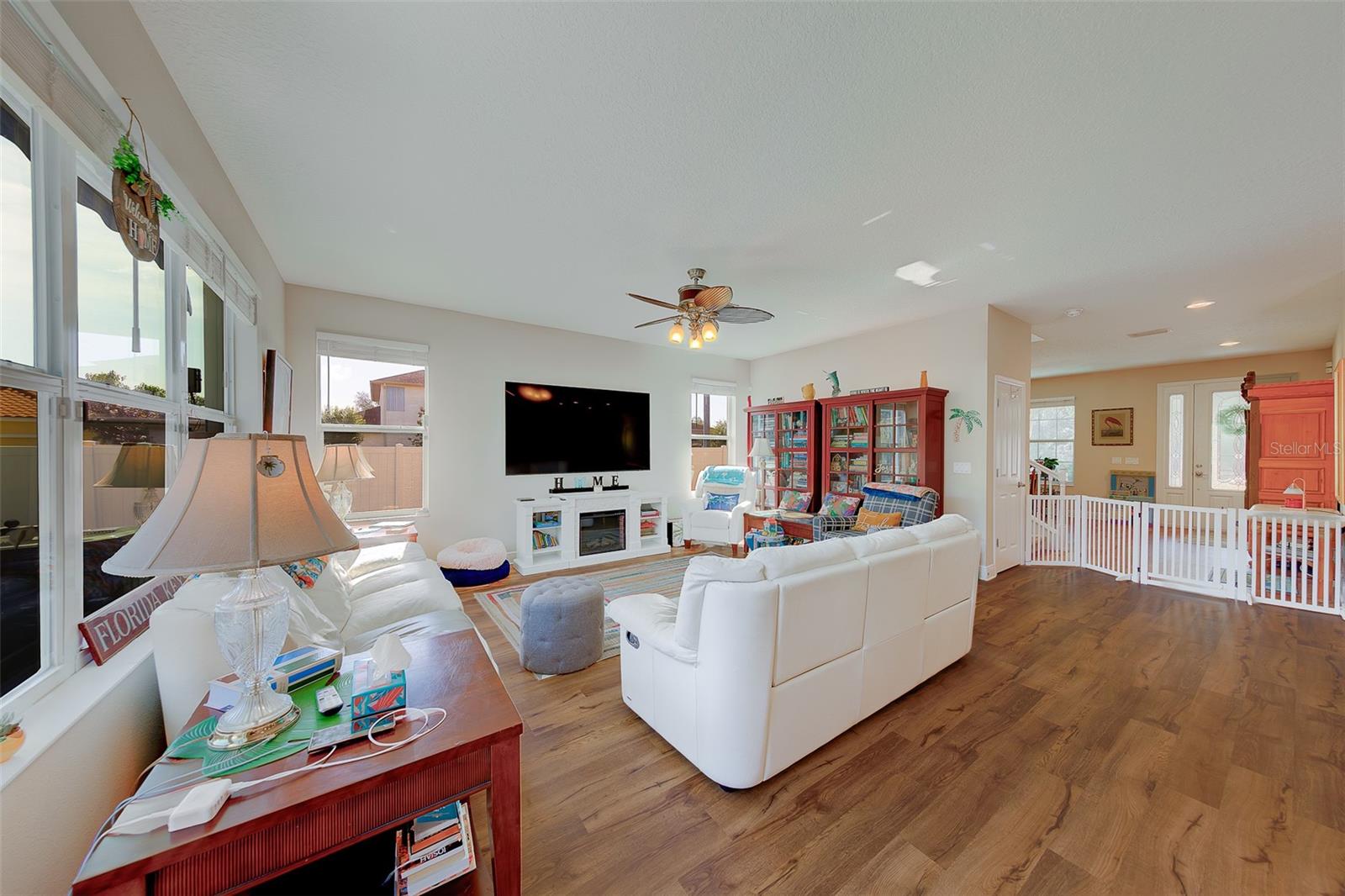 Listing photo id 9 for 7405 70th Avenue N