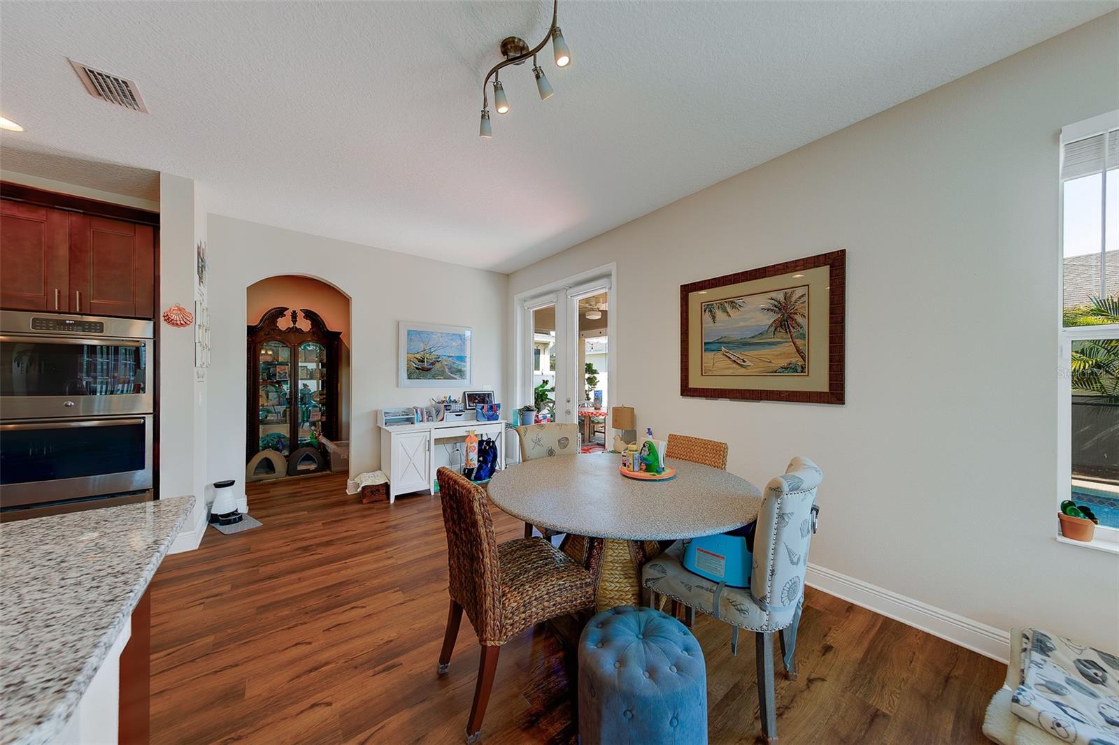 Listing photo id 16 for 7405 70th Avenue N