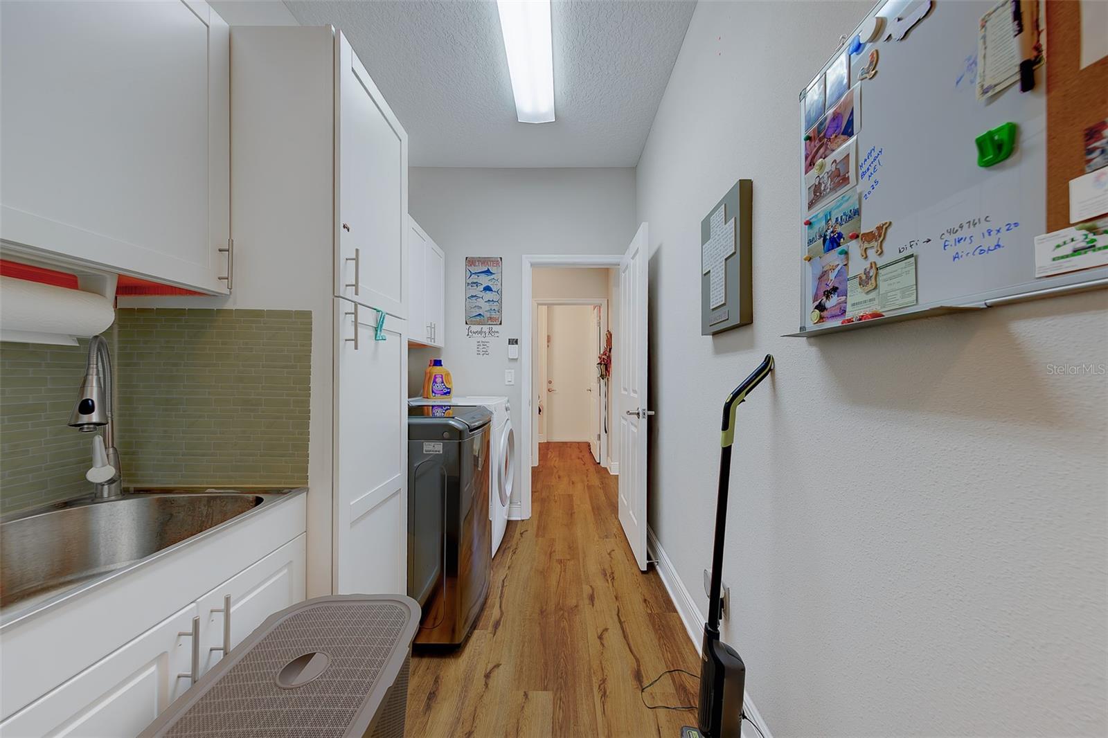 Listing photo id 20 for 7405 70th Avenue N