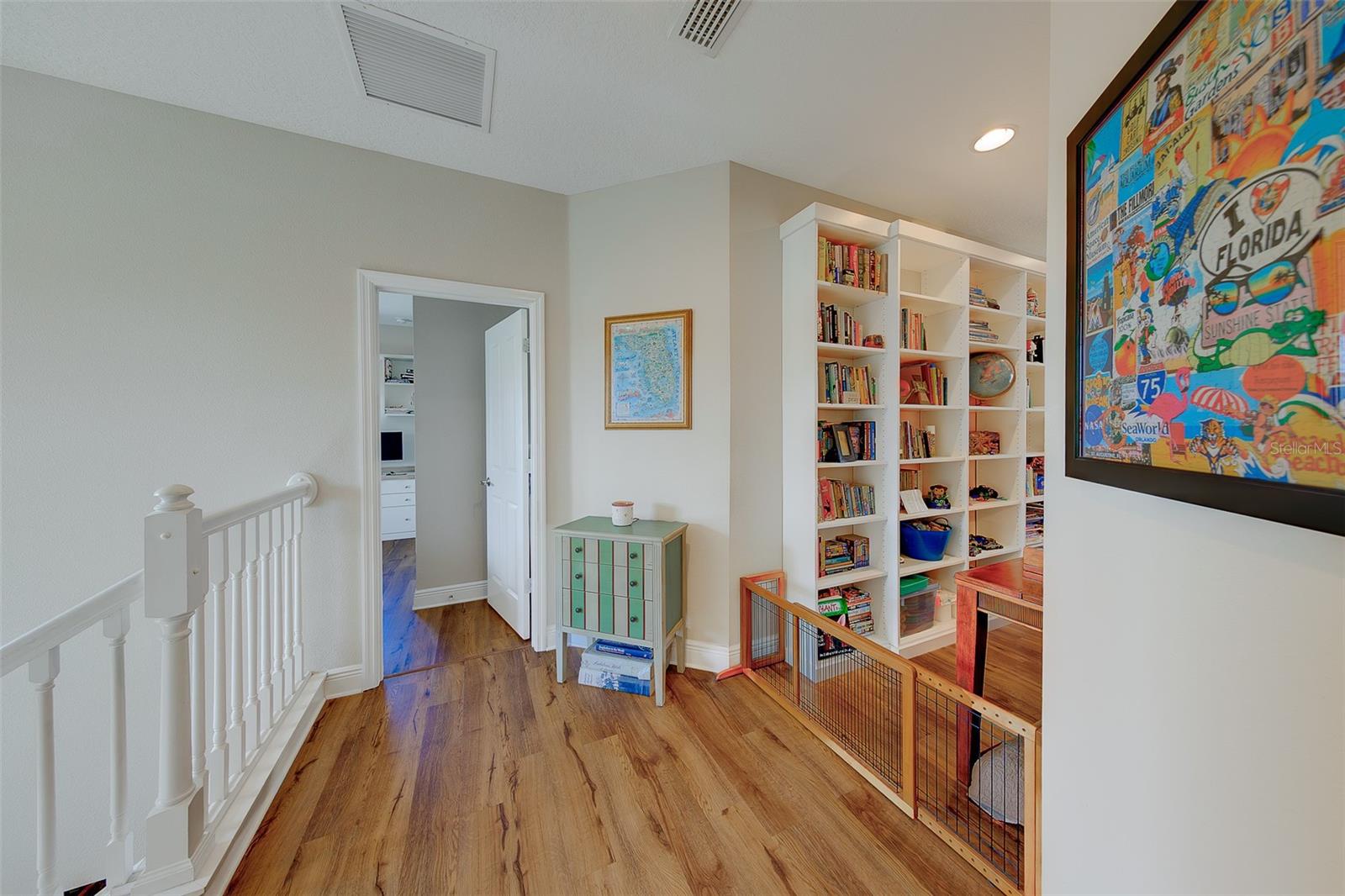 Listing photo id 23 for 7405 70th Avenue N