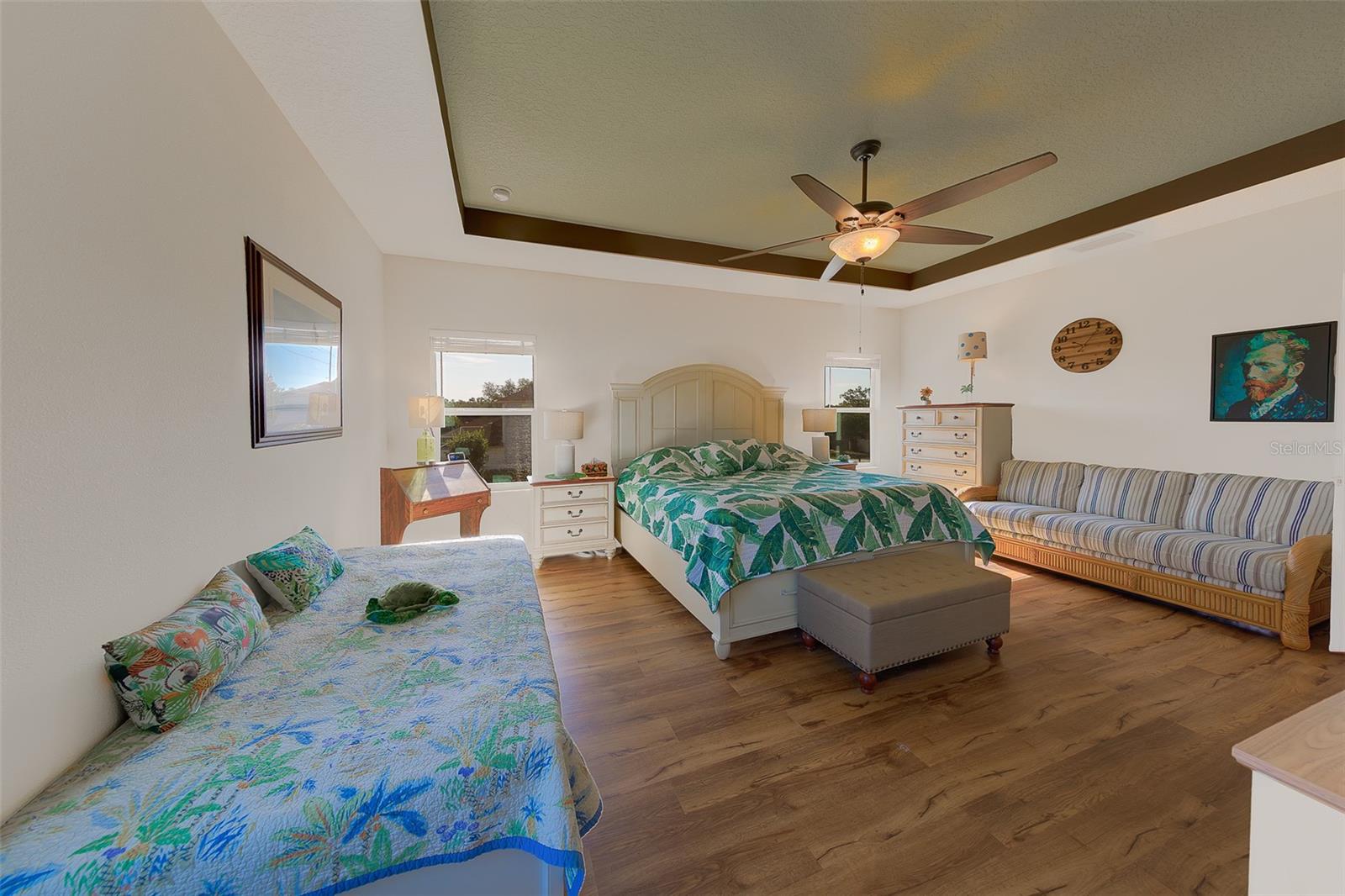 Listing photo id 25 for 7405 70th Avenue N