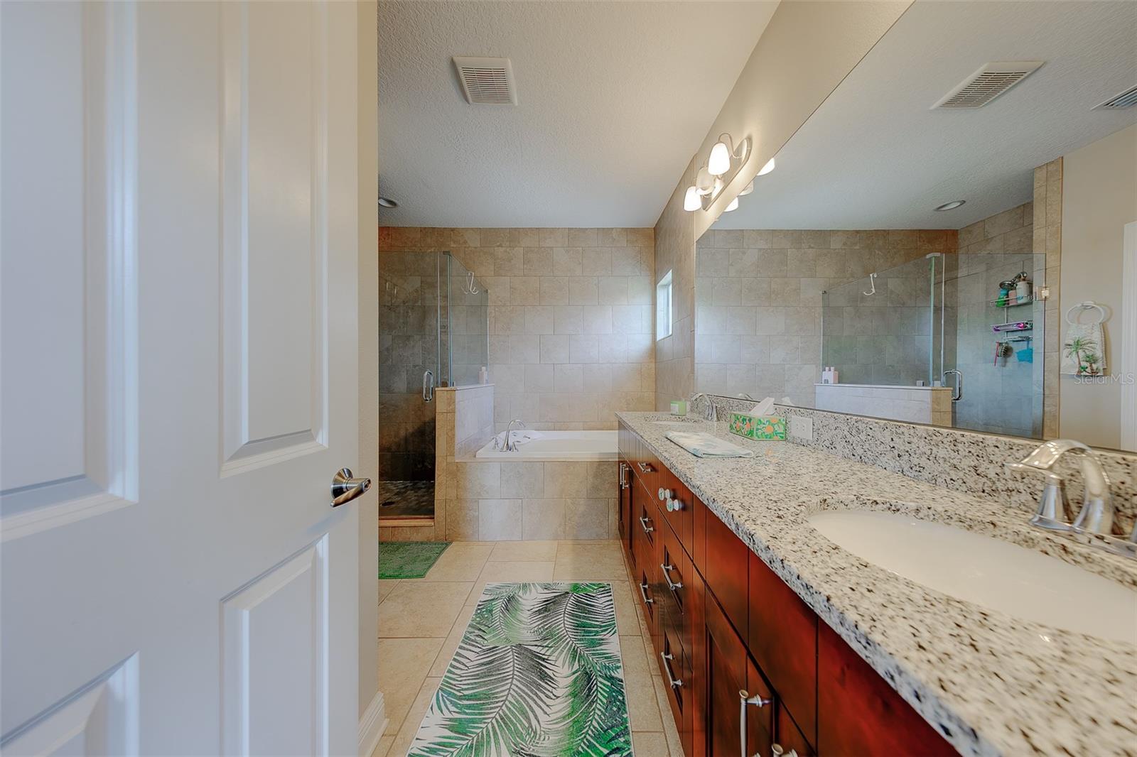 Listing photo id 27 for 7405 70th Avenue N