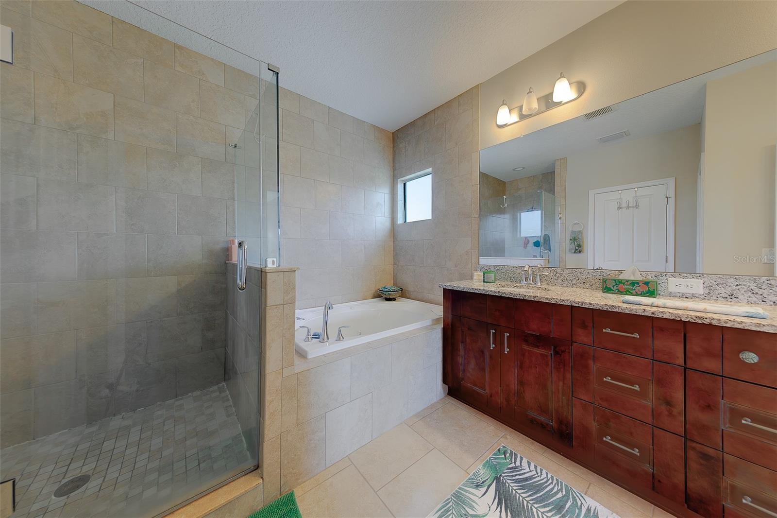 Listing photo id 30 for 7405 70th Avenue N