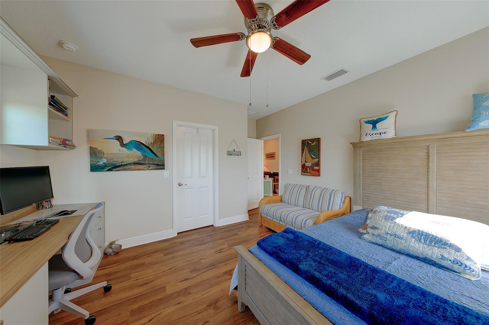 Listing photo id 34 for 7405 70th Avenue N