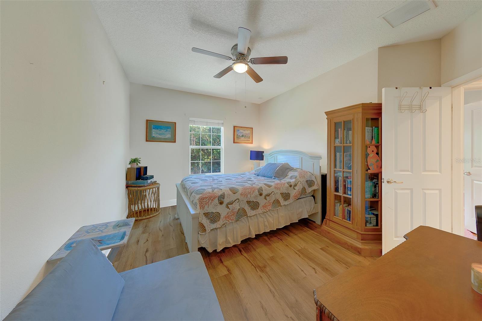 Listing photo id 39 for 7405 70th Avenue N