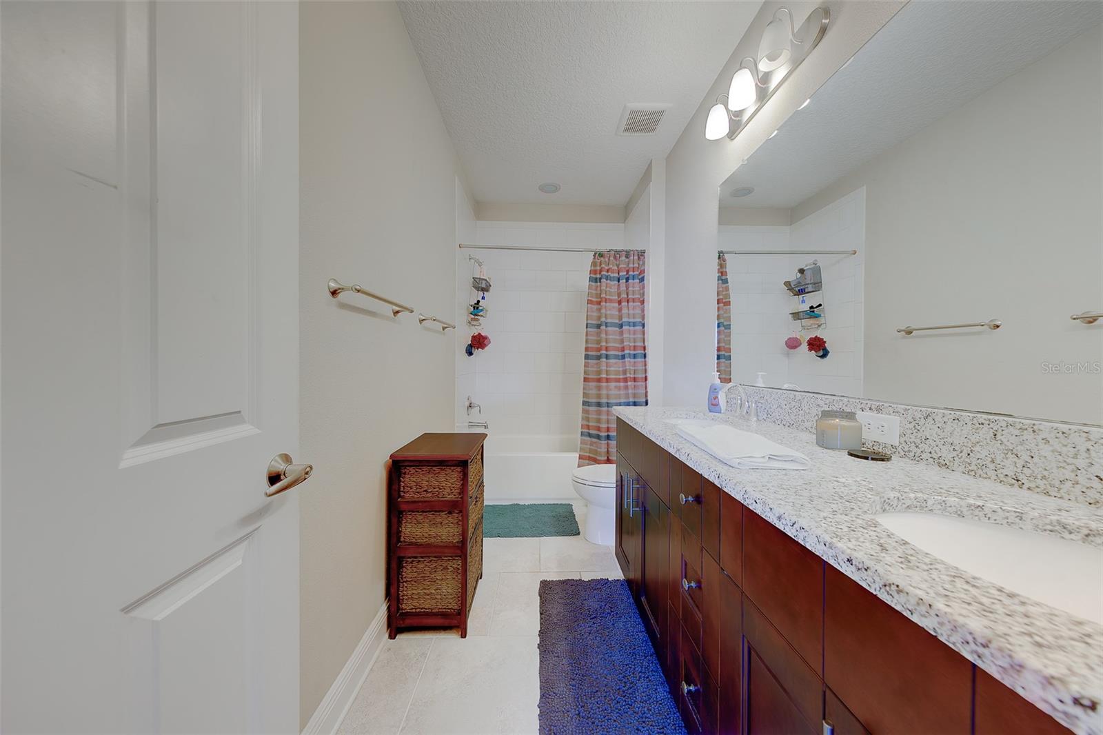 Listing photo id 41 for 7405 70th Avenue N
