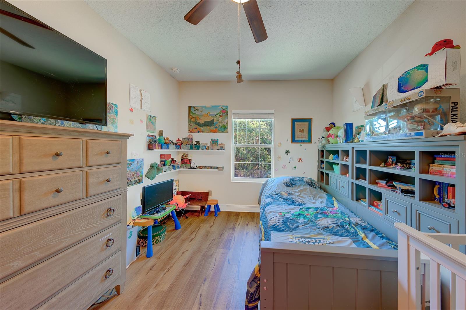 Listing photo id 45 for 7405 70th Avenue N