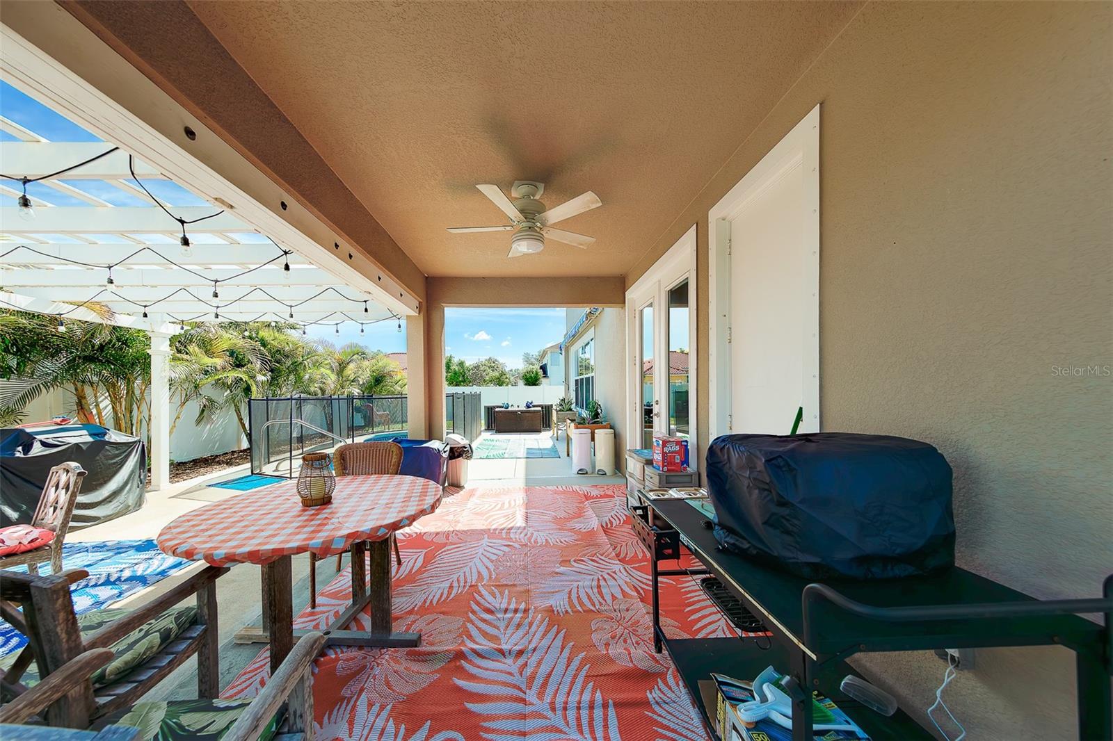 Listing photo id 47 for 7405 70th Avenue N