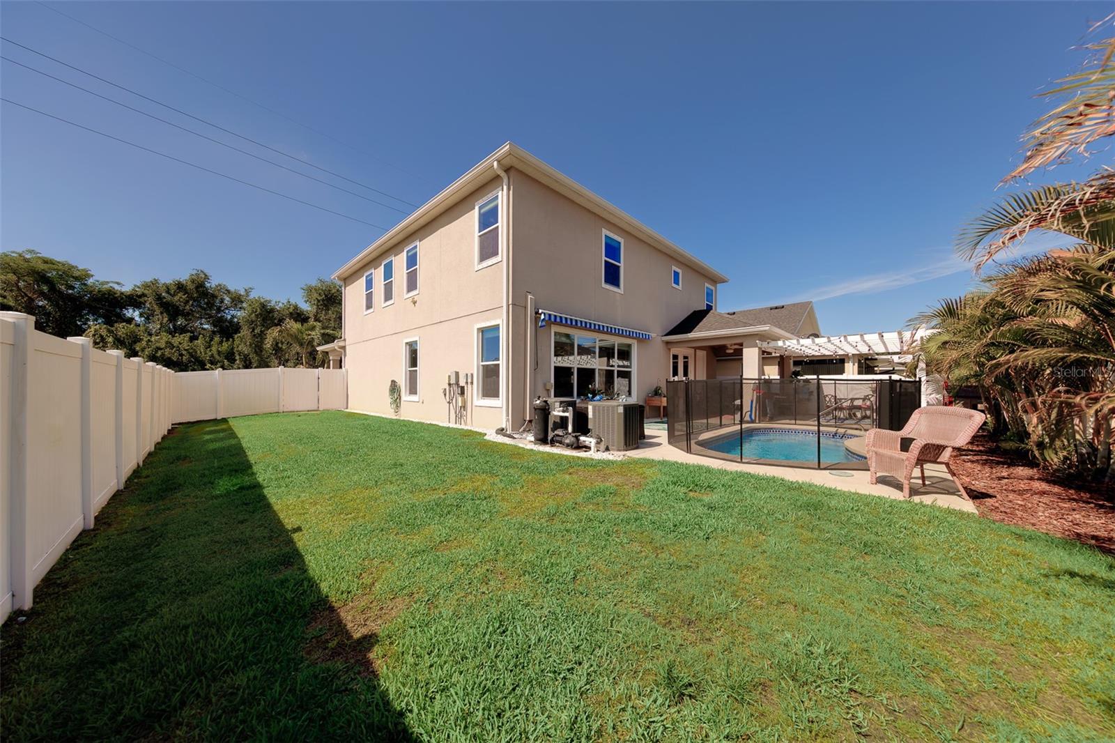 Listing photo id 52 for 7405 70th Avenue N