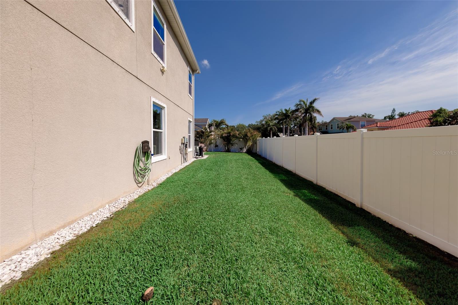 Listing photo id 53 for 7405 70th Avenue N