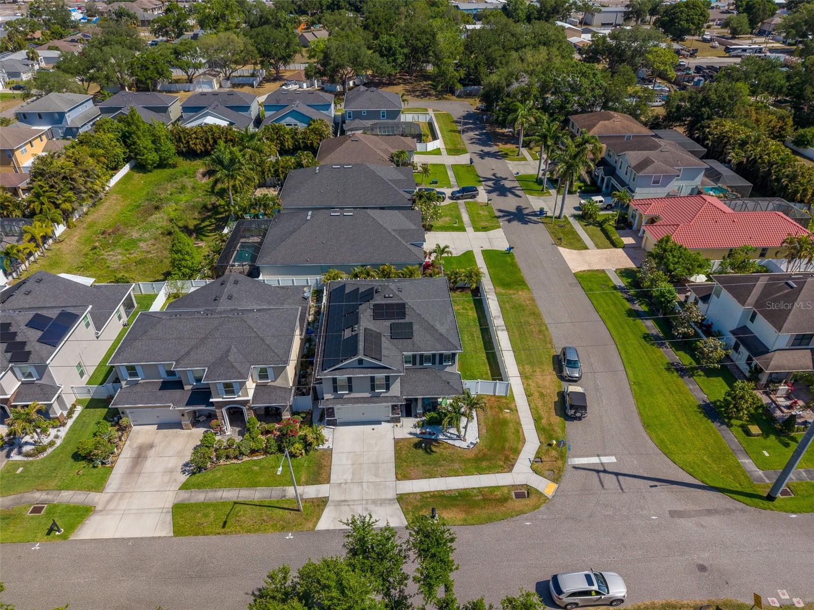 Listing photo id 58 for 7405 70th Avenue N