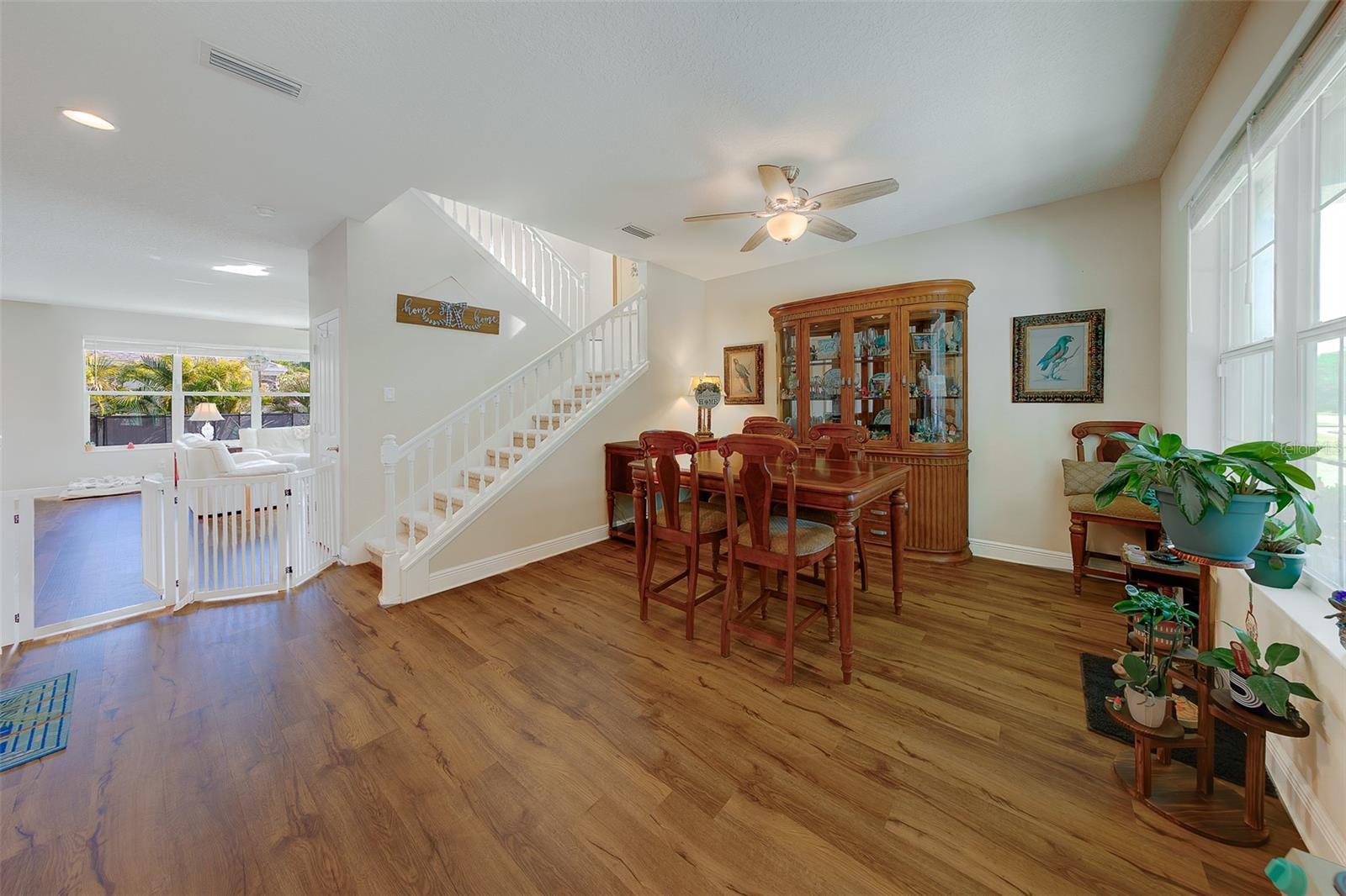 Listing photo id 5 for 7405 70th Avenue N
