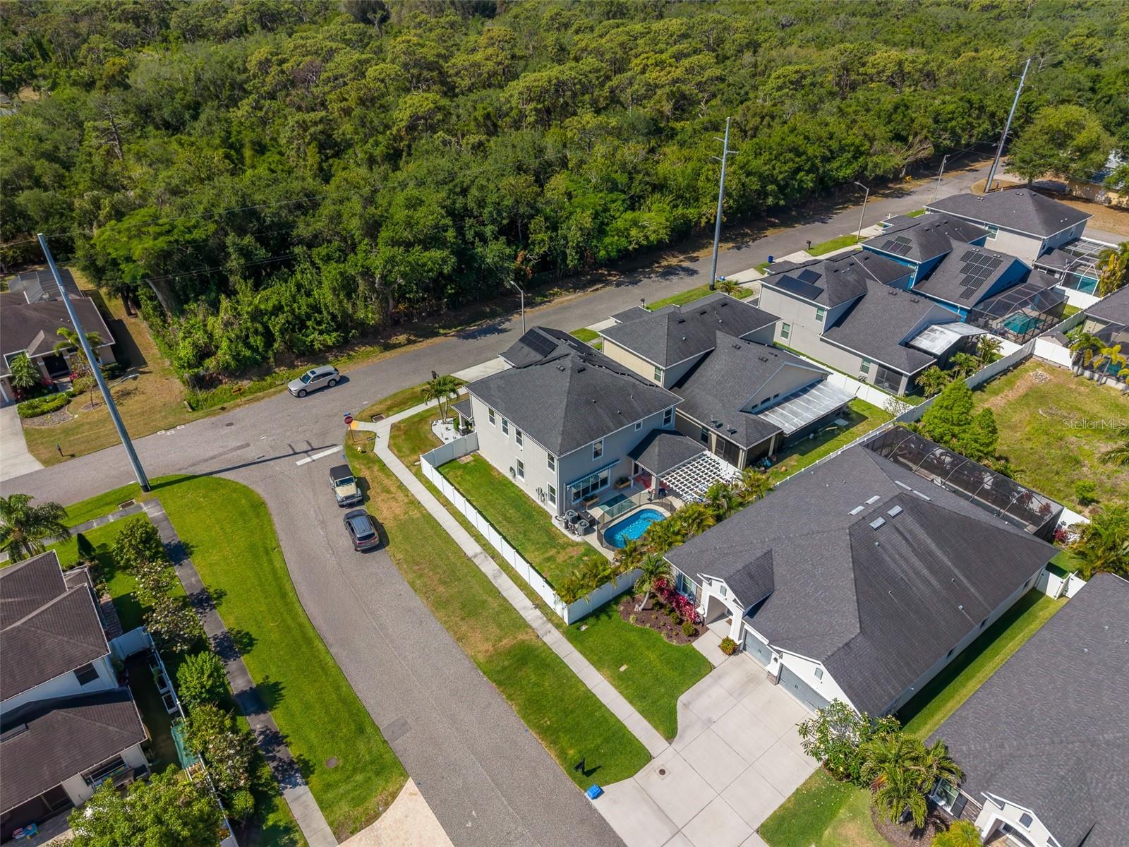 Listing photo id 69 for 7405 70th Avenue N
