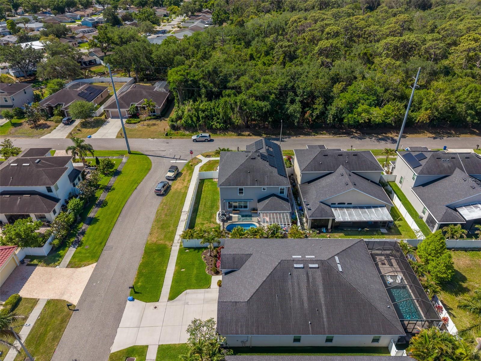 Listing photo id 70 for 7405 70th Avenue N
