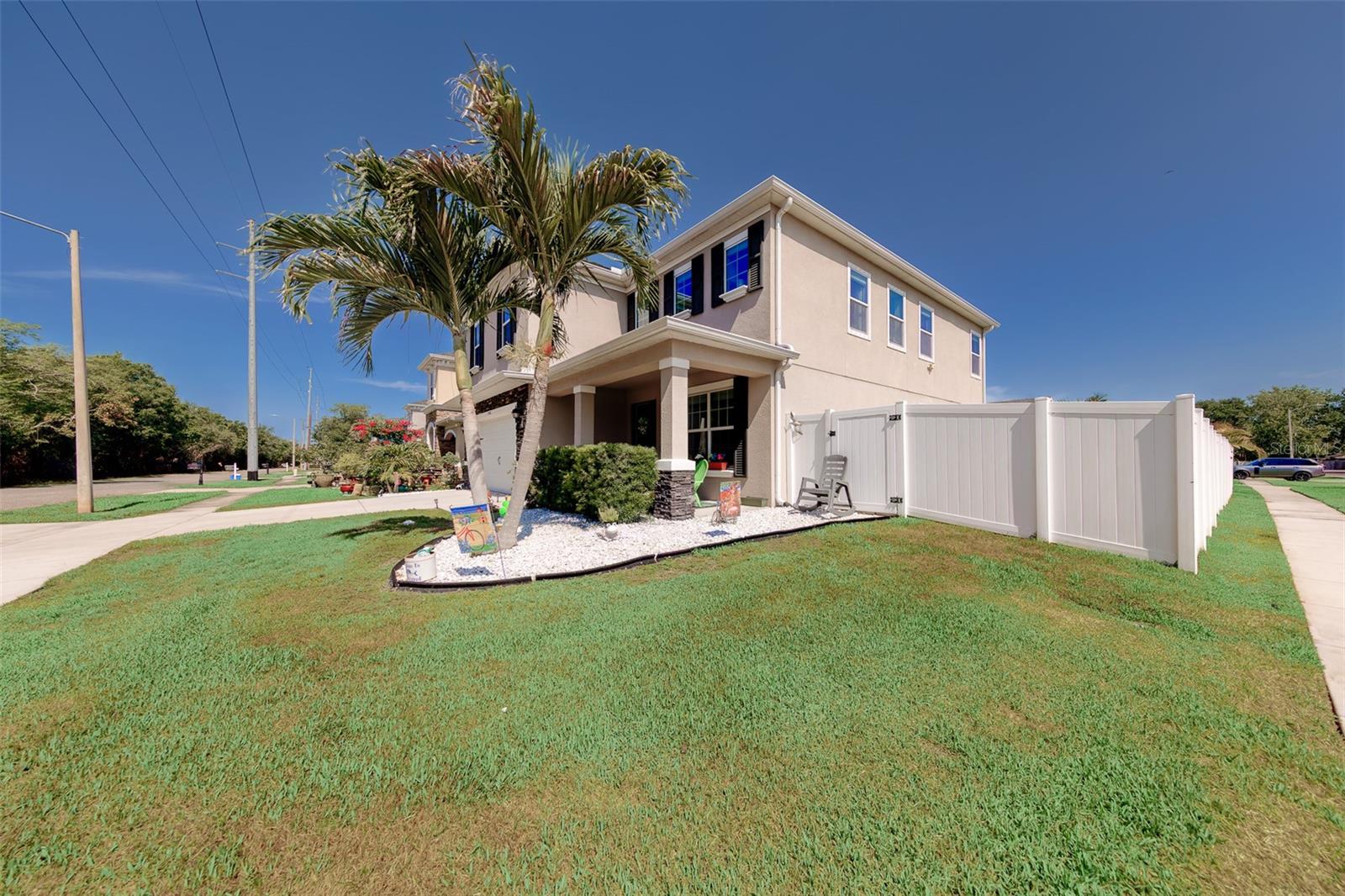 Listing photo id 73 for 7405 70th Avenue N