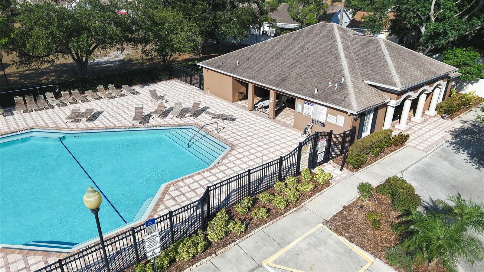 Listing photo id 41 for 10510 Egret Haven Lane