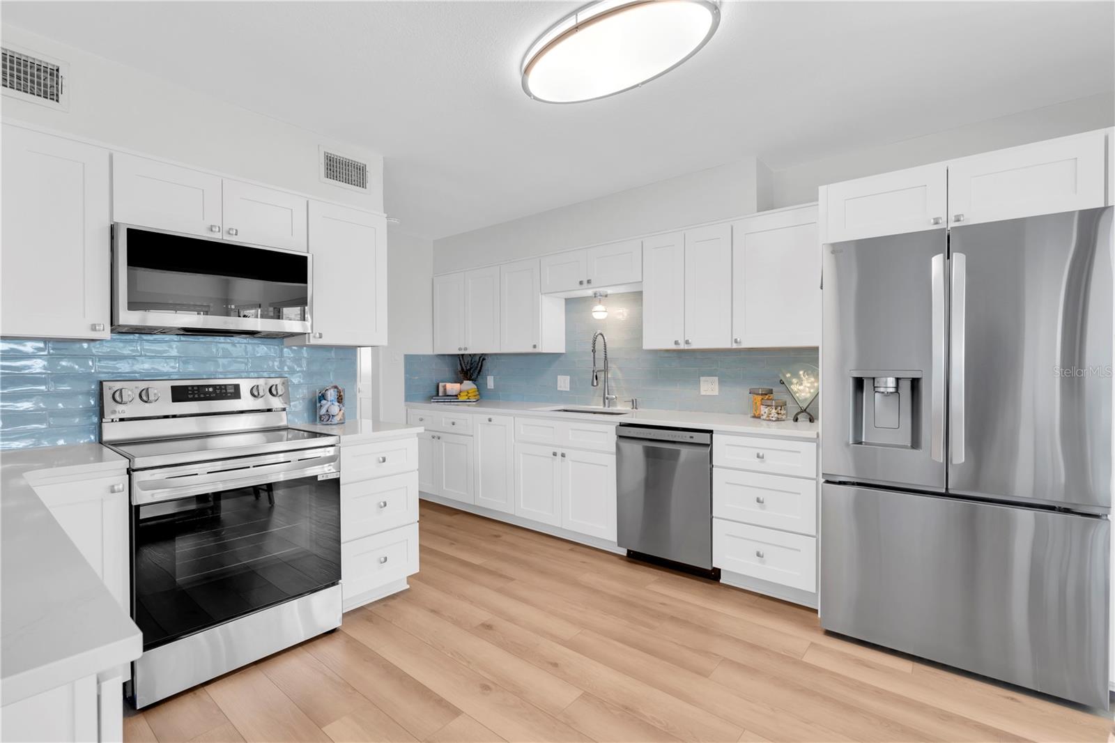 Image 15 of 38 For 8800 Gulf Boulevard