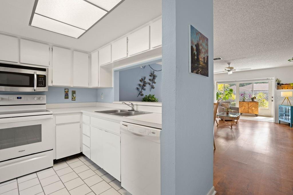 Image 16 of 37 For 3254 Teeside Drive 2304