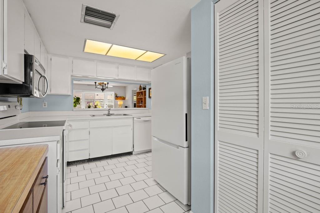 Image 18 of 37 For 3254 Teeside Drive 2304