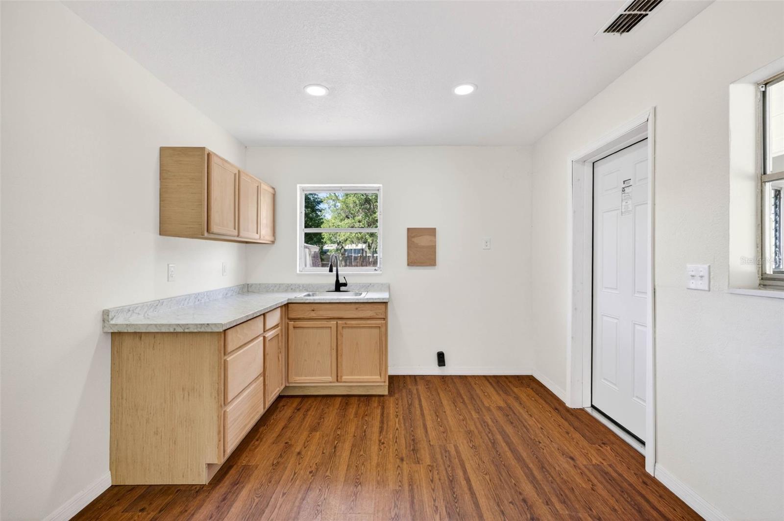 Image 10 of 37 For 34816 Evergreen Way